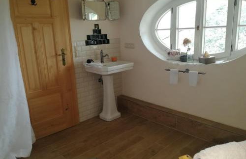 Ruhige Ferienwohnung in seenaher Künstlervilla in Gstadt - Foto 23