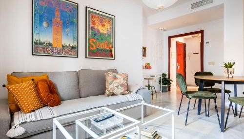 Piso con patio privado y parking Nervión Sevilla - Foto 5