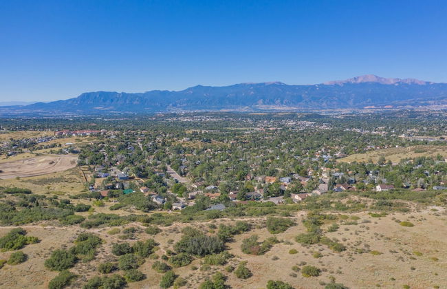 4 BR Country Home in Suburbs W/trails & Parks - Foto 38