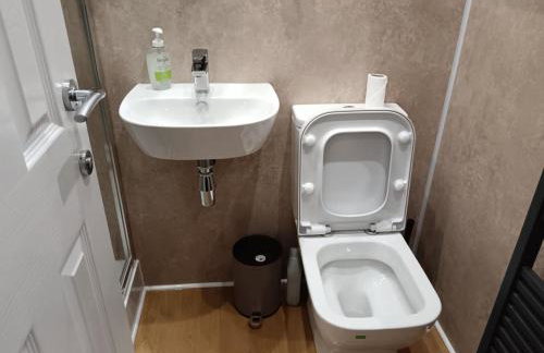 Stunning 4 BR Townhouse for 8 With Free Parking - Foto 19