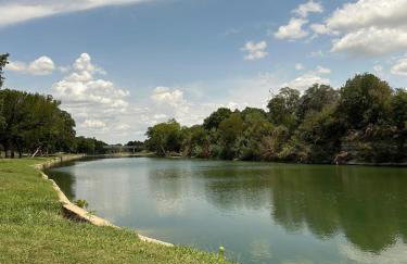 Spacious, Peaceful, Historic - 3 Minute Walk to the Square - Foto 12