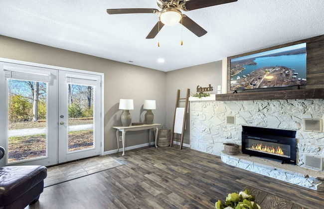 White Oak Landing Spacious 6 BDR w/ Boat Slip! - Photo 20