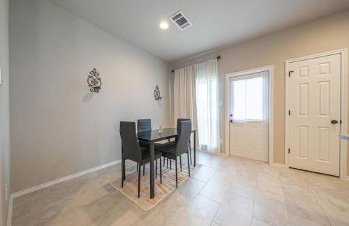 Gorgeous, Brand New 3 Bedrooms Home- Built 2024, Near SeaWorld & Lackland AFB - Foto 59