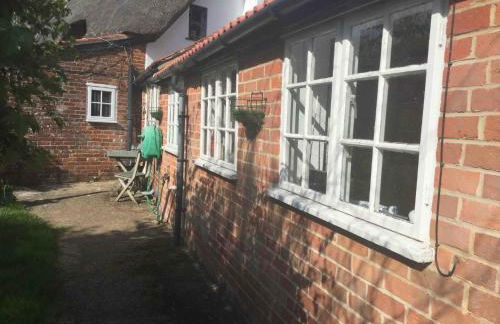 The Old Dairy, comfy 1 bedroom apartment with lounge,bathroom and kitchenette near town, pubs and walks - Foto 14