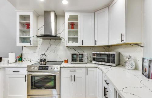 North San Diego Retreat with Deck, Fire Pit Table! - Foto 9