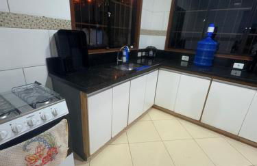 Casa Amarela, 3 Quartos , 15 camas, Acesso rápido às praias - Foto 23