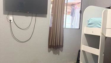 Residencial Casas 1 e 2 quartos Tv Ar Estacionamento Wifi Próximo ao Centro e Paraguai - Foto 2