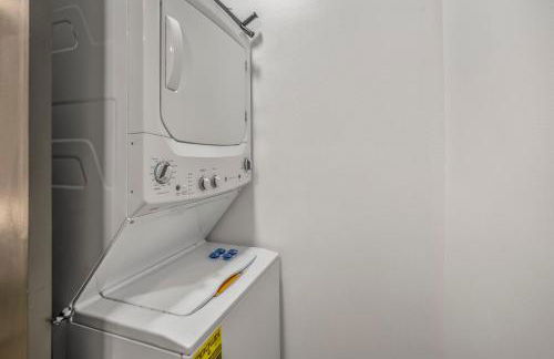 HTX Ultra Hotel Suite #2 - Photo 3