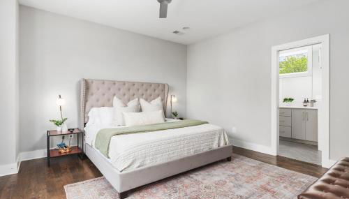 Modern Luxury with Rooftop Deck, 3 mi to Downtown - Foto 3