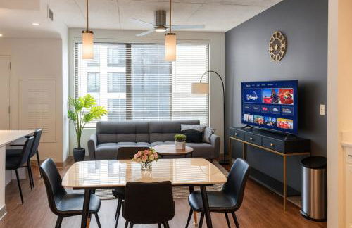 Upscale 2BR Apt Rooftop Deck and Fitness - Foto 4