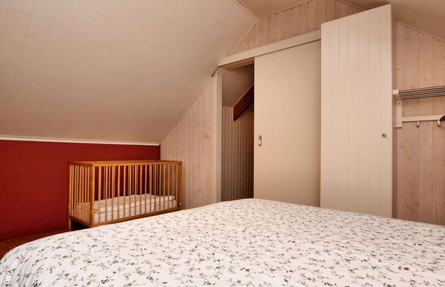 Family Retreat With Garden - Photo 3