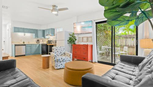 Newly remodeled 8-steps to sand path of Beach! - Foto 3