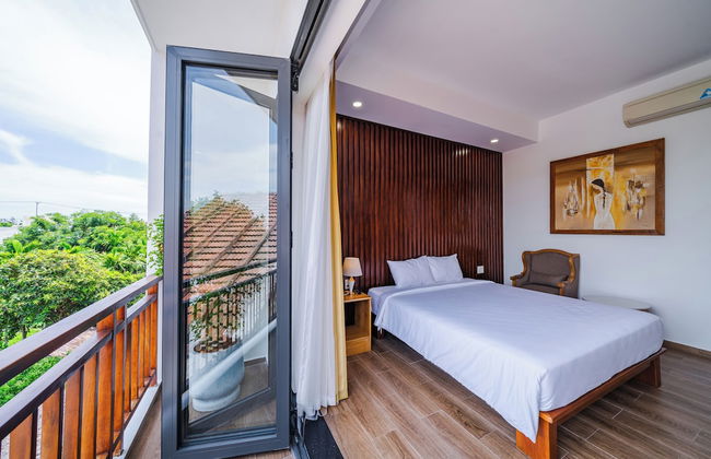 Palm River Boutique - Photo 8