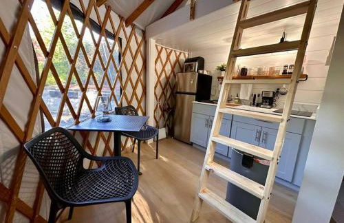 Purple City Retreats - Luxury Yurt & Spa - Foto 32