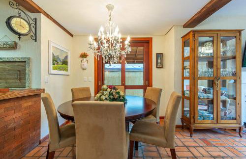 Linda casa em Canela - Jardim, Lareira e Conforto! - Foto 6