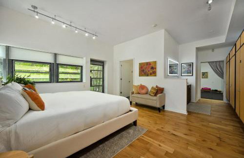 The Architect's Modern Castle - Photo 38