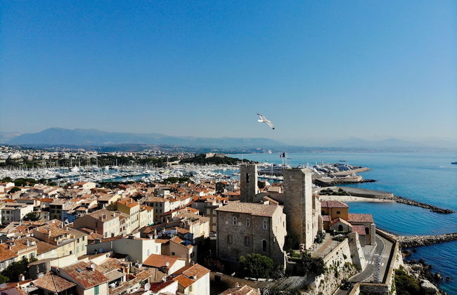 Picasso Apartments - Photo 1