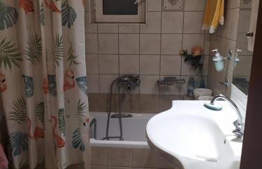 Dora's Home - Photo 5