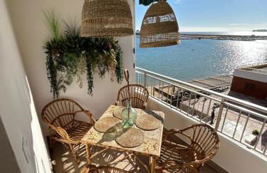 Apartamento Antonio with sea view,Torrevieja,50 m from Playa Acequion plus swimming pool - Foto 1