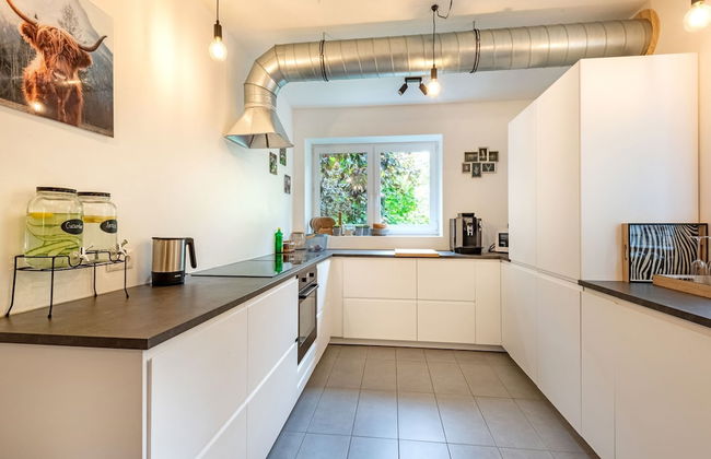 Beautiful Holiday Home Near St Anton Am Arlberg With Sauna - Foto 8