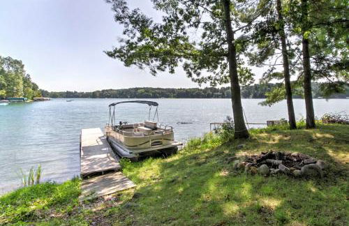 Waupaca Lakefront Home with Pool Table and Dock! - Foto 2