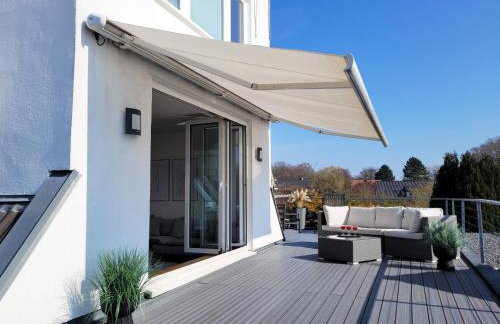 Große Penthouse Ferienwohnung mit Meerblick, Sonnenterrasse & Luxusbad von "Momentic" - Foto 1