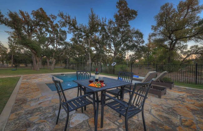 Upscale Home With Pool and Firepit - Close to Mercer St! - Foto 31