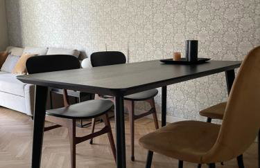 Two bedroom apartment with private parking - Photo 3