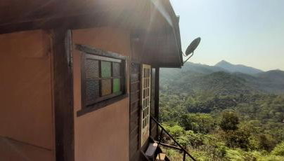 Chalé Pakere Bellavista - visão magnífica do vale e montanhas a mais de mil metros de altitude, wi-fi, sauna, piscina e água de nascente - locação do chalé sem prestação de serviços - Foto 2