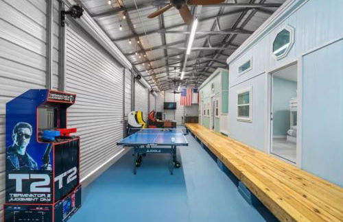 Gorgeous Home with Huge Private Pool and Game Room - Foto 61