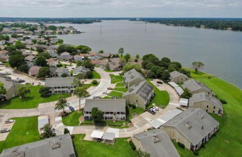 April Point Dr S - Photo 15