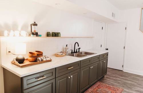 Ode to the '70's creative private home with pool - Foto 23