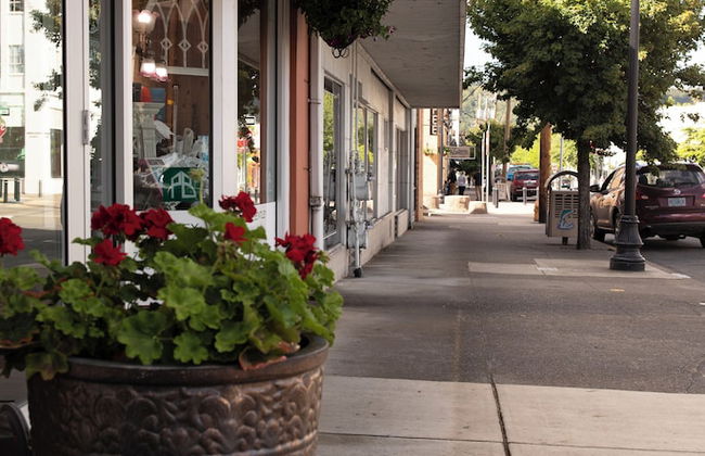 Bell Sister Flats - Photo 18