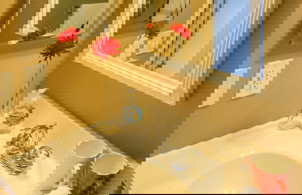 Sunny and Elegant Villa - Photo 21