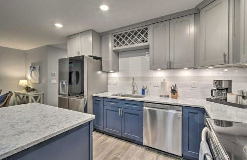 Beach Break Home with Hot Tub - Walk to Beach - Foto 8