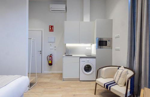 FLORIT FLATS - The Mediterranean Suites - Photo 16