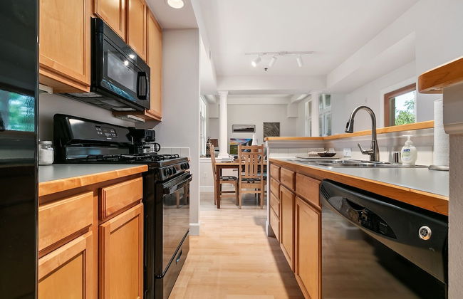 Quiet Urban Escape - Backs to Poudre River Trail - Foto 9