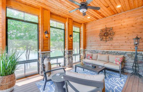 Spacious Lake Keowee Home Boat Slip and Pool Access - Foto 2