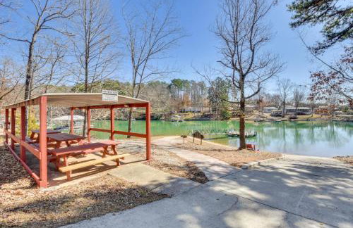 Deck, Grill and Dock Access Lake Keowee Retreat! - Foto 3