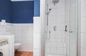 GUT KLETKAMP "Altes Backhaus" - Freistehendes Landhaus mit 7 Schlafzimmern I Kamin I Garten & Terrasse I 15 Min zur Ostsee I Parkplätze I Hundefreundlich I Bar I WLAN - Foto 17