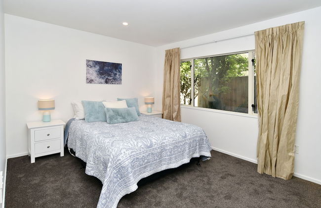Moa Place - Christchurch Holiday Homes - Photo 6