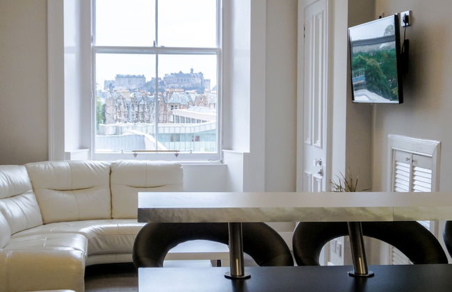 Silver Lining - Meadows Apartments - Photo 42