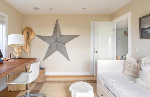 Surfside Villa by Rove Travel - Oceanfront Home with Hot Tub - Foto 28