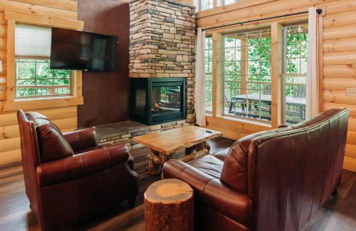 Skyview Treehouse by Amish Country Lodging - Photo 26