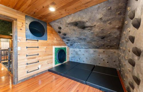 Big Time Hill Cabin with an indoor pool hot tub & great views - Foto 5