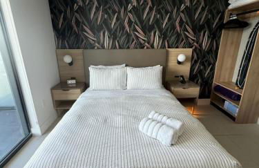 Stunning Lux 2 Bed 2 Bath with Panoramic View from Balcony - Foto 32