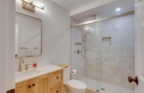 Ski-in Condo with Hot Tub on Burke Mtn Slopes! - Foto 26