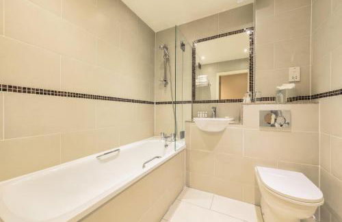 Holyrood Aparthotel - Photo 28