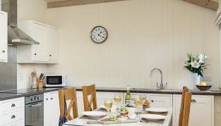 The Granary at Cornish Barn Holidays - Foto 3, stove, toaster