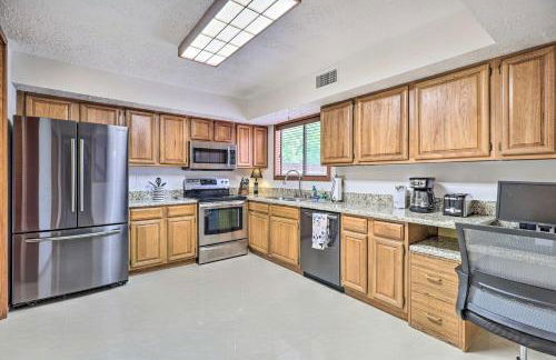 Bryan Home with Deck and Yard about 4 Mi to Texas A and M! - Photo 6